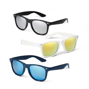 Óculos de sol em PC com lentes espelhadas